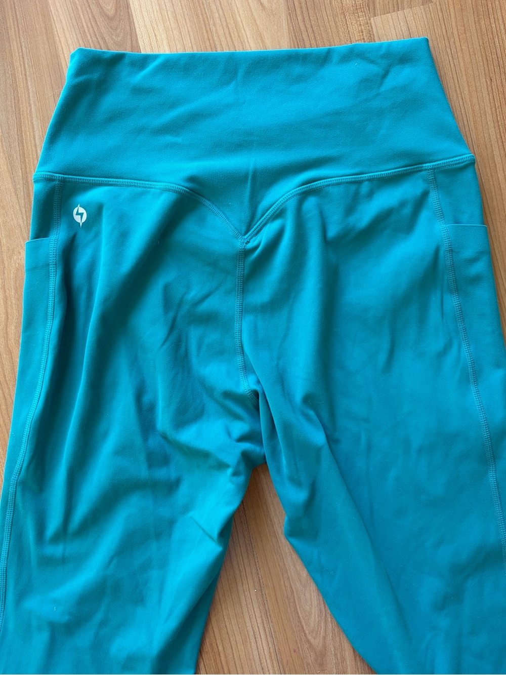 POPFLEX Crisscross Hourglass® Flared Legging with Pockets - Emerald - Picture 11 of 12